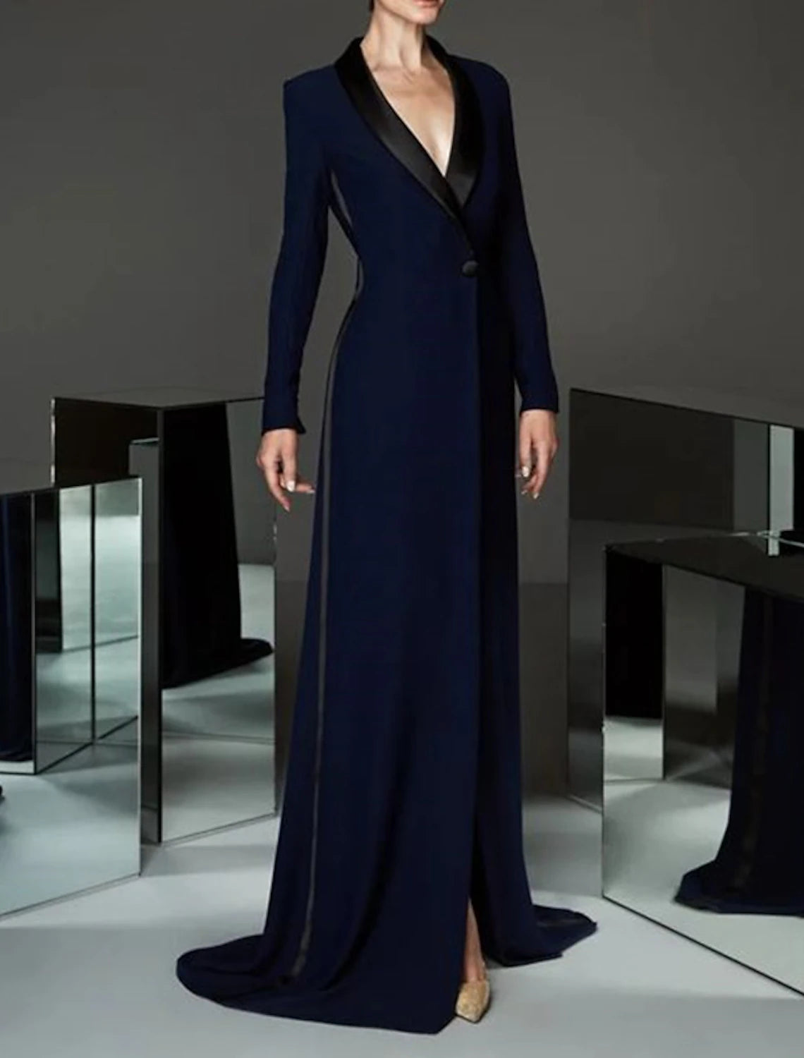 Vestido de Madre de la Novia de Corte A para Invitadas de Boda, Elegante Escote en V, Cola Larga, Tejido Elástico, Manga Larga con Abertura Delantera, Color Sólido